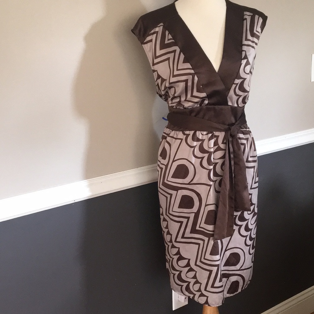 Brown sleeveless dress
